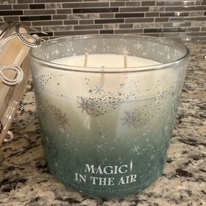 Bath & Body Works: 14.5 Oz 3-Wick Candle: Magic in the Air with Snowflake Lid